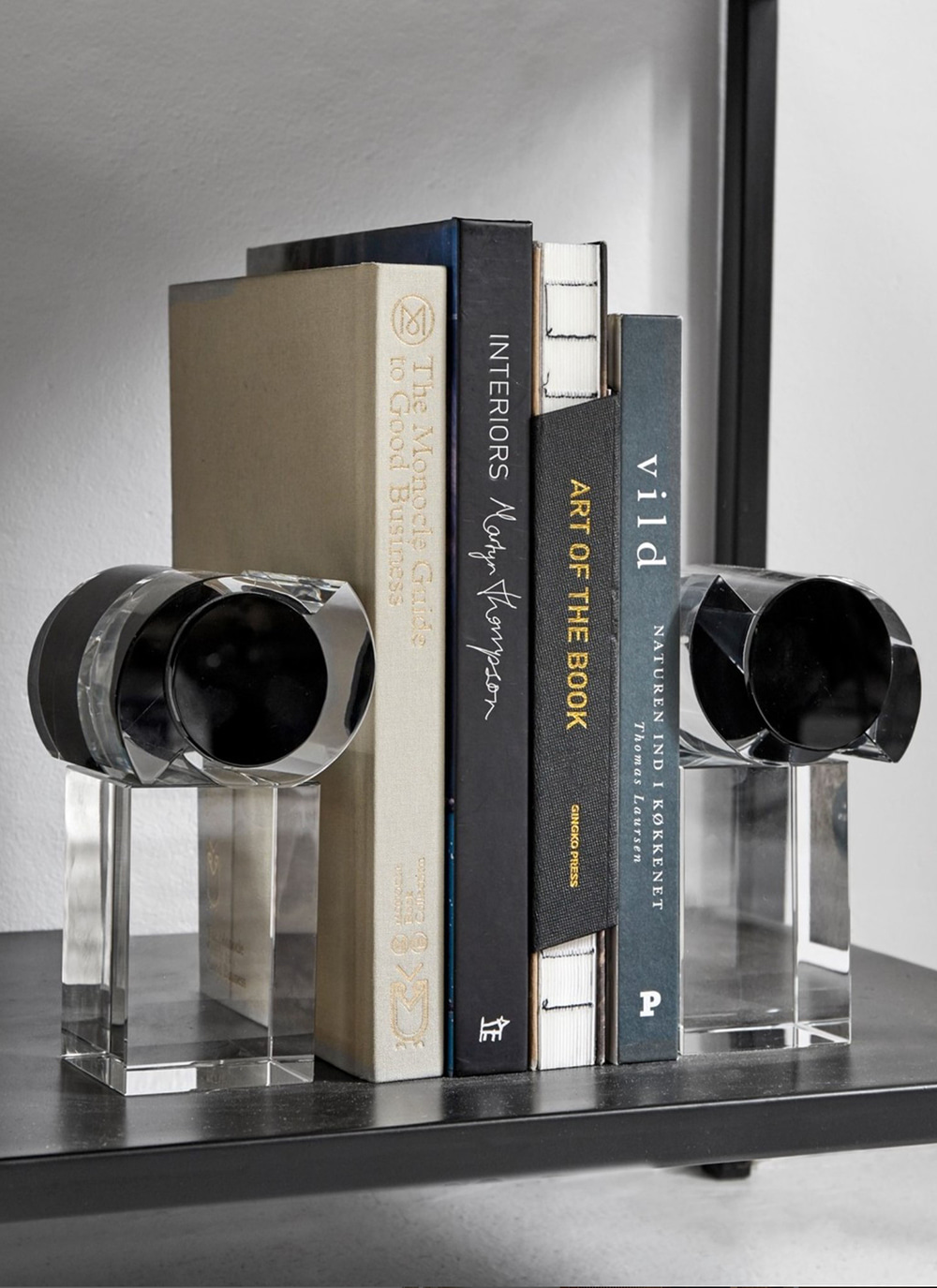 CLEAR BOOK STANDS, BLACK DETAIL